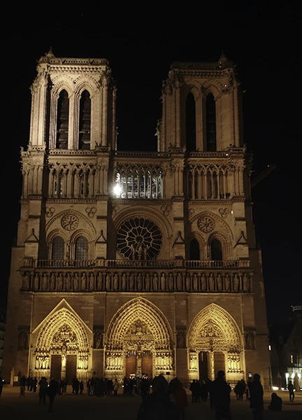  Notre-Dame de Paris